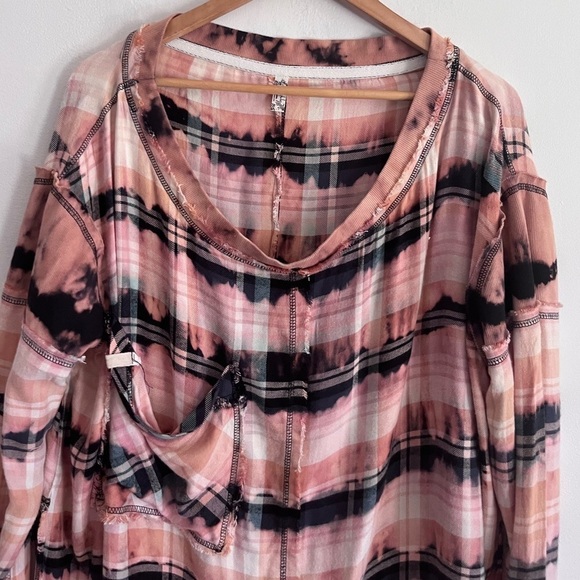 Free people Tie Dye Frayed Oversized Top - Picture 2 of 5